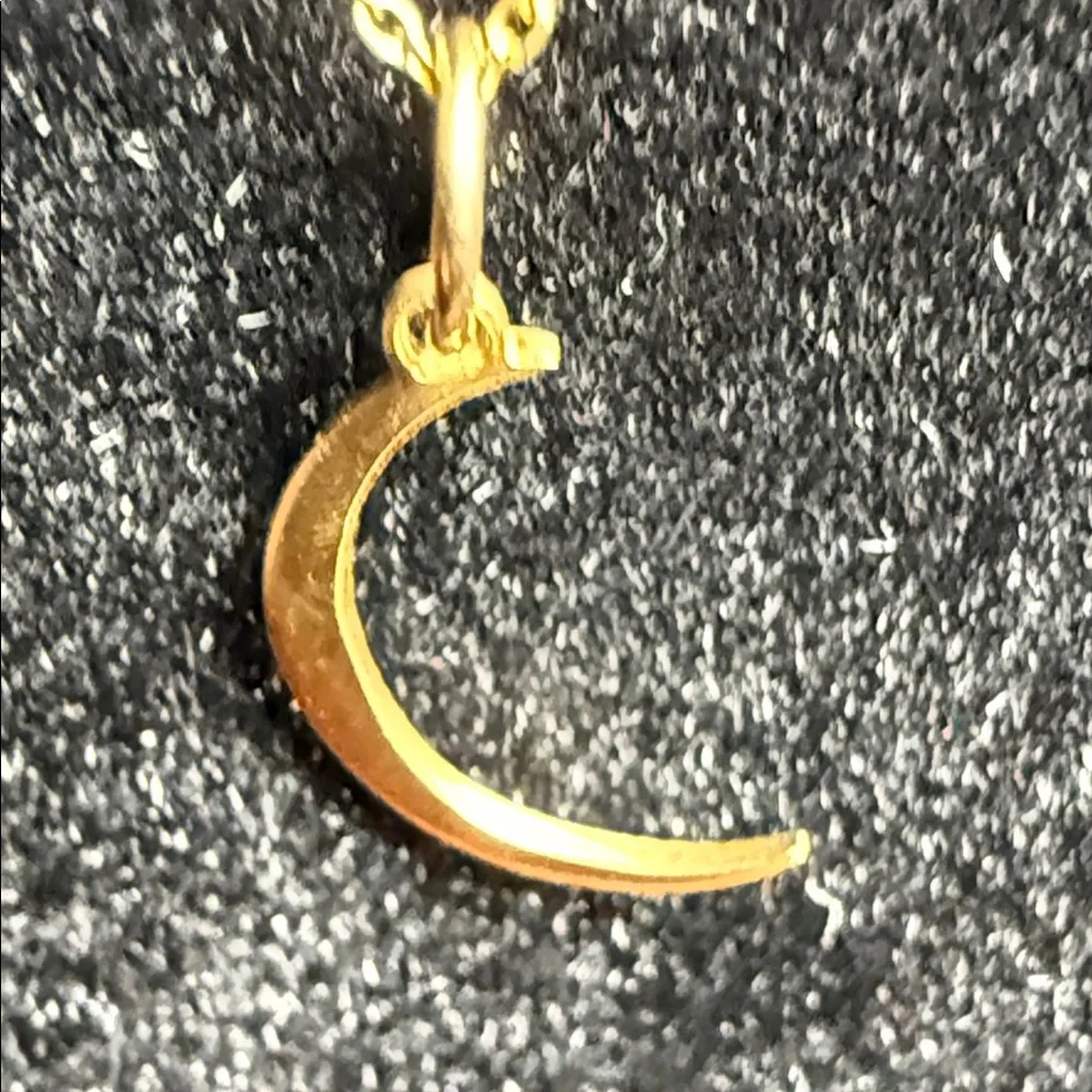 18k Solid Gold Crescent Moon Pendant Necklace - Women Jewelry - Picture 10 of 16